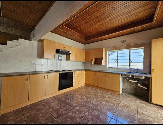 4 BEDROOM HOUSE FOR SALE IN VAALPARK